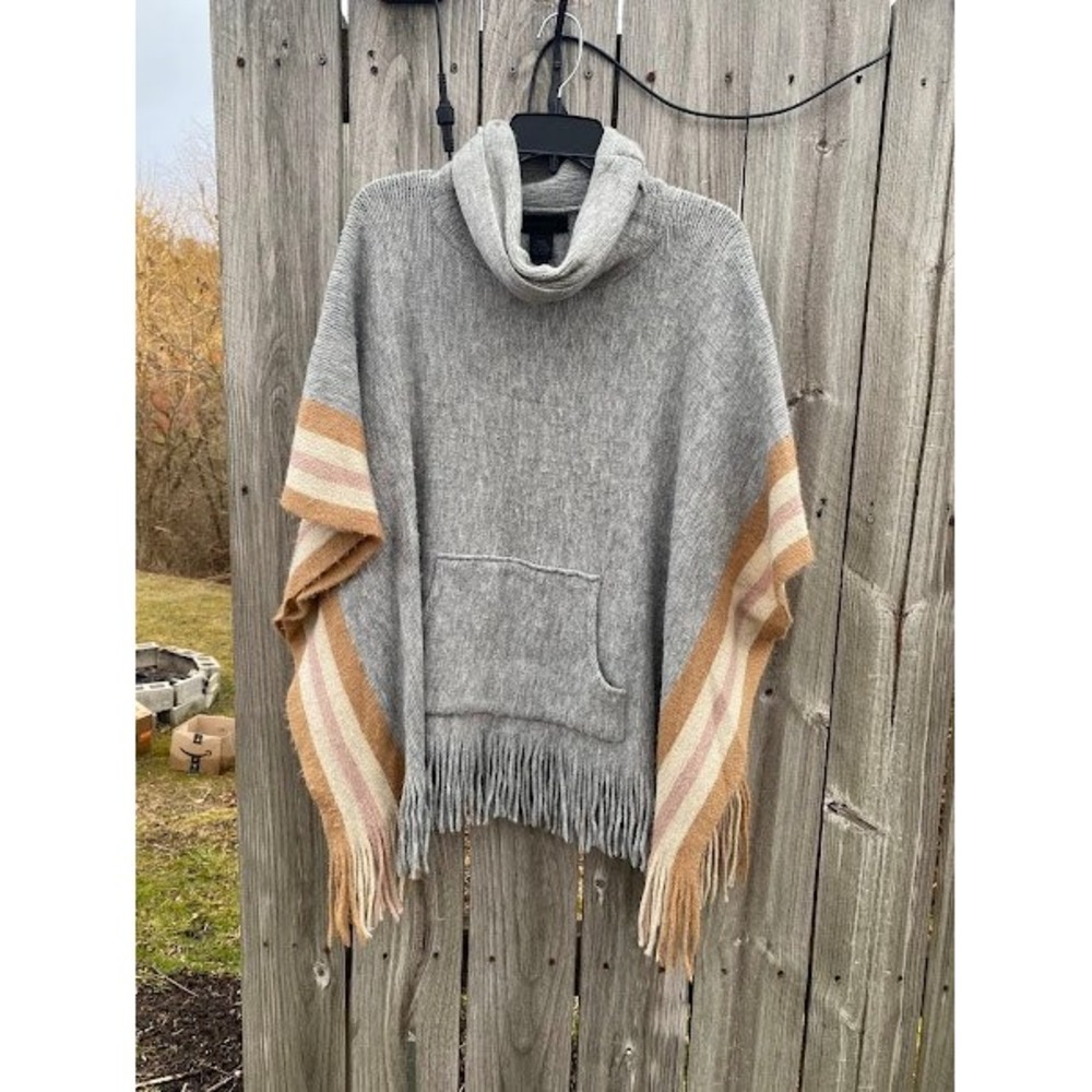 Steve Madden‎ Grey Knit Cowl Neck Poncho with Fringe and Kangaroo Pocket OSFM
